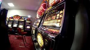 Filipino player accessing cow88 live casino table games on a mobile browser